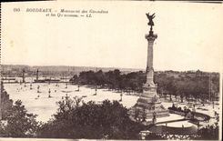 CPA Bordeaux Monument des Girondins et les Quinconces