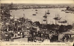 CPA Bordeaux La Rade vue de la Tour St Michel Bateaux 