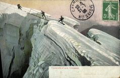 CPA Traversee d une crevasse Alpinisme 