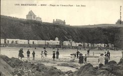 VINTAGE POSTCARD Brittany Binic Beach of L Avrant Port Plays