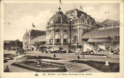 CPA Royan Le Casino Municipal et les jardins 