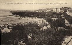 CPA Royan Vue d ensemble sur le boulevard le square Botton et les deux jetees