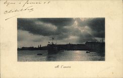 VINTAGE POSTCARD Port has L anchors Bateau