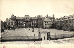 VINTAGE POSTCARD Luneville Chateu