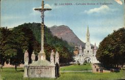 CPA Lourdes Calvaire Breton et Esplanade