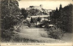 CPA Lourdes Le Pont du Boulevard et le Chateau