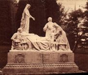 CPA Lourdes Le Monument de Cambrai