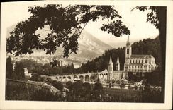 CPA Lourdes La Basilique et la Pic du Jer