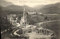 CPA Lourdes La Basilique vue polngeante 
