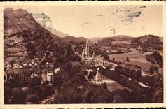 CPA Lourdes La Basilique et le Calvaire vus du Chateau Fort