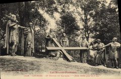 CPA Lourdes lX e Station du Calvaire Jesus tombe pour la 3eme fois