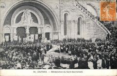 CPA Lourdes Benediction du Saint Sacrement