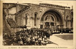 CPA Lourdes Le Rosaire pendant la procession du St Sacrement