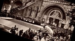 CPA Lourdes Benediction des malades devant le rosaire