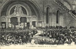 CPA Lourdes Benediction du T S Sacrement