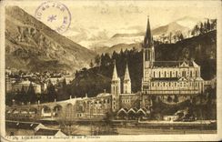 CPA Lourdes La Basilique et les Pyreness