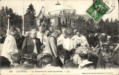 CPA Lourdes La Procession du Saint Sacrement