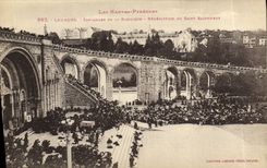 CPA Lourdes Esplanade de la basilique Benediction du Saint Sacrement