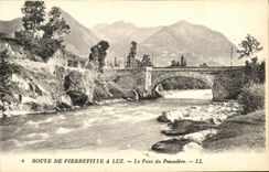 VINTAGE POSTCARD Route De Pierrefitte has Luz the Bridge of Pescadere