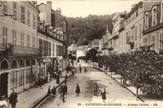 VINTAGE POSTCARD Bagneres de Bigorre Carnot Avenue