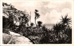 CPA Menton Vue sur la frontiere Italienne Les Rochers Rouges