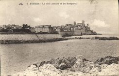 CPA Antibes Le vieil Antibes et les Remparts