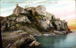 CPA Ile Sainte Marguerite Le fort Les rochers saut de Bazaine