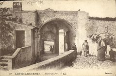 CPA Ile Sainte Marguerite Entree du Fort