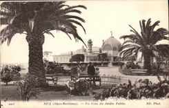 CPA Nice Un Coin du Jardin Public