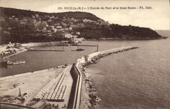 CPA Nice L Entree du Port et le Mont Boron