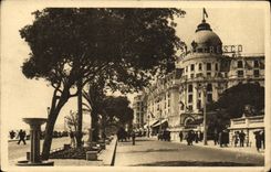 VINTAGE POSTCARD Nice Walk of the English Negresco Hotel