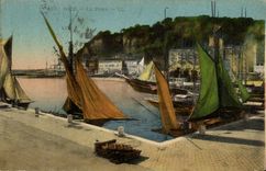 CPA Nice Le Port Bateaux
