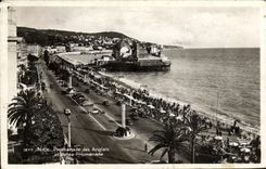 VINTAGE POSTCARD Nice Walk of the English and Promrande Pier