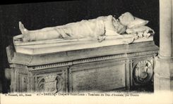 Tumba de Dreux La Chapelle St  Louis de la POSTAL de la VENDIMIA de D Aumale cerca