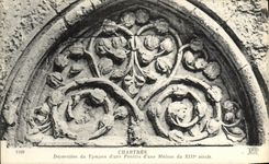 CPA Chartres Decoration du Tympan d Une Fenetre d une Maison