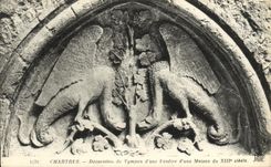 CPA Chartres Decoration du Tympan d Une Fenetre d une Maison du 13eme