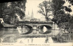 CPA Chartres Cathedrale Le Pont Neuf