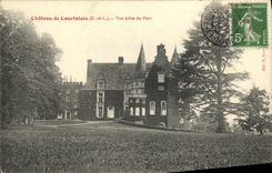 CPA Chateau de Courtalain Vue Prise du Parc