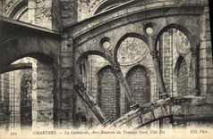 CPA Chartres La Cathedrale Arcs Boutants du Transept Nord
