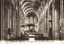 CPA Besancon les Bains Interieur de la Cathedrale Saint Jean