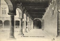 CPA Besancon Les Arcades du Palais Granvelle