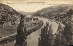 CPA Besancon Vallee du Doubs a la Malate a droite fort de Montfaucon