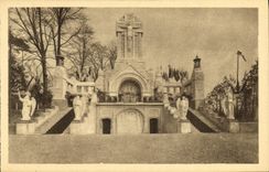 CPA La Basilique de Lisieux Le Chemin de Croix 14eme Station et Calvaire monumental