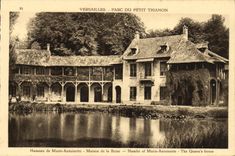 CPA Versailles Parc du Petit Trianon Hameau de Marie Antoinette Maison de la Reine