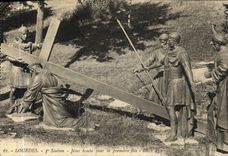 CPA Lourdes Station Jesus tombe pour la premiere fois