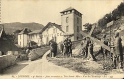 CPA Lourdes 4eme Station Jesus rencontre sa Tres Sainte Mere Vue de l Ermitage