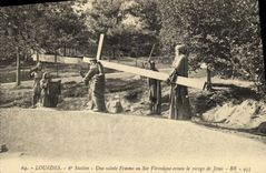 CPA Lourdes Station Une Sainte Fermme ou Ste Veronique essuie le visage de Jesus