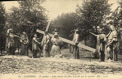 CPA Lourdes Station Jesus console les filles d Israel qui le suivent