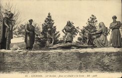 CPA Lourdes Station Jesus est attache a la Croix