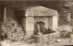 VINTAGE POSTCARD the Jura Tourist the Sickle Napoleon Fountain